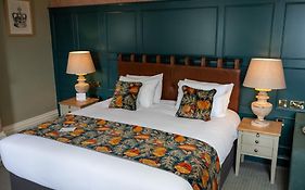 The Royal Inn By Chef & Brewer Collection